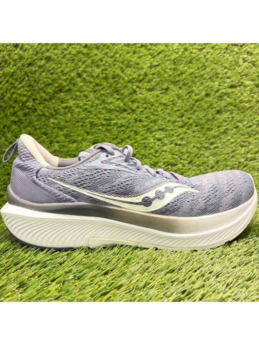 Saucony Echelon 9 Womens Size 9.5 Gray White Athletic Running Shoes Sneakers